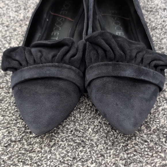 Elegant Blue Suede Flats - Picture 2 of 6